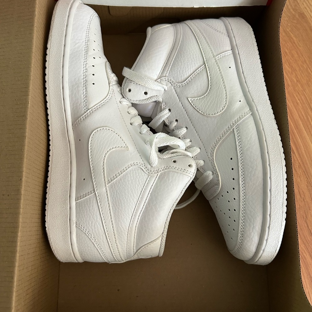 Nike White Sneakers Classic Leather Design